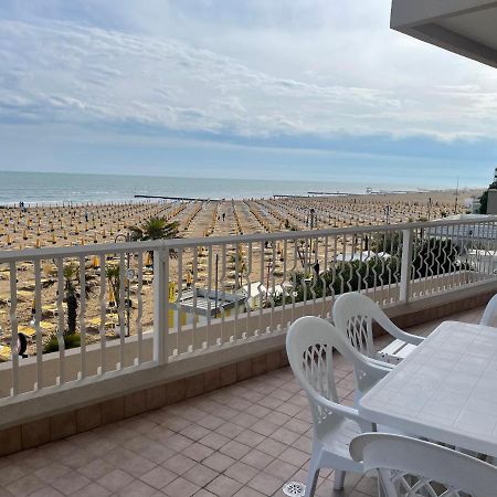 Fronte Mare-Residence Union 9 Lido di Jesolo Exterior foto