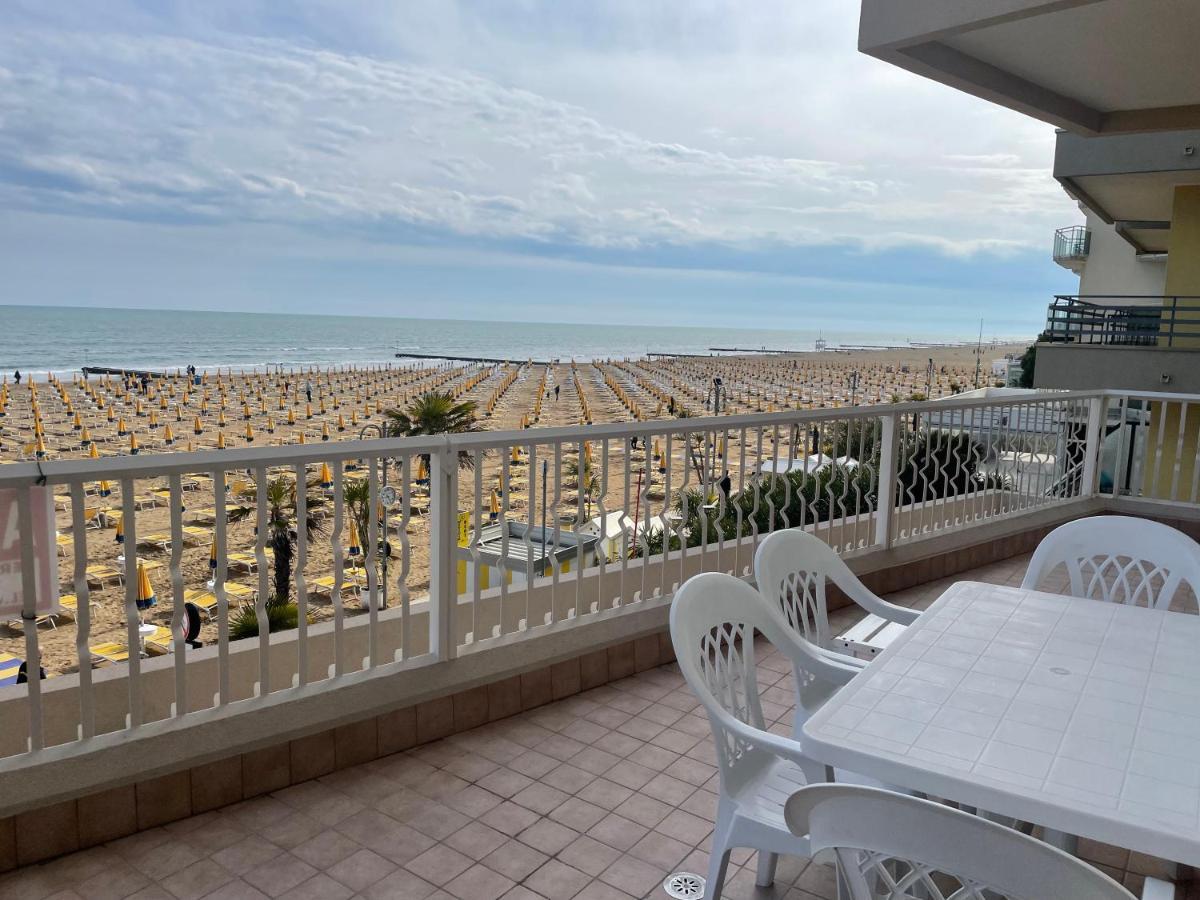Fronte Mare-Residence Union 9 Lido di Jesolo Exterior foto