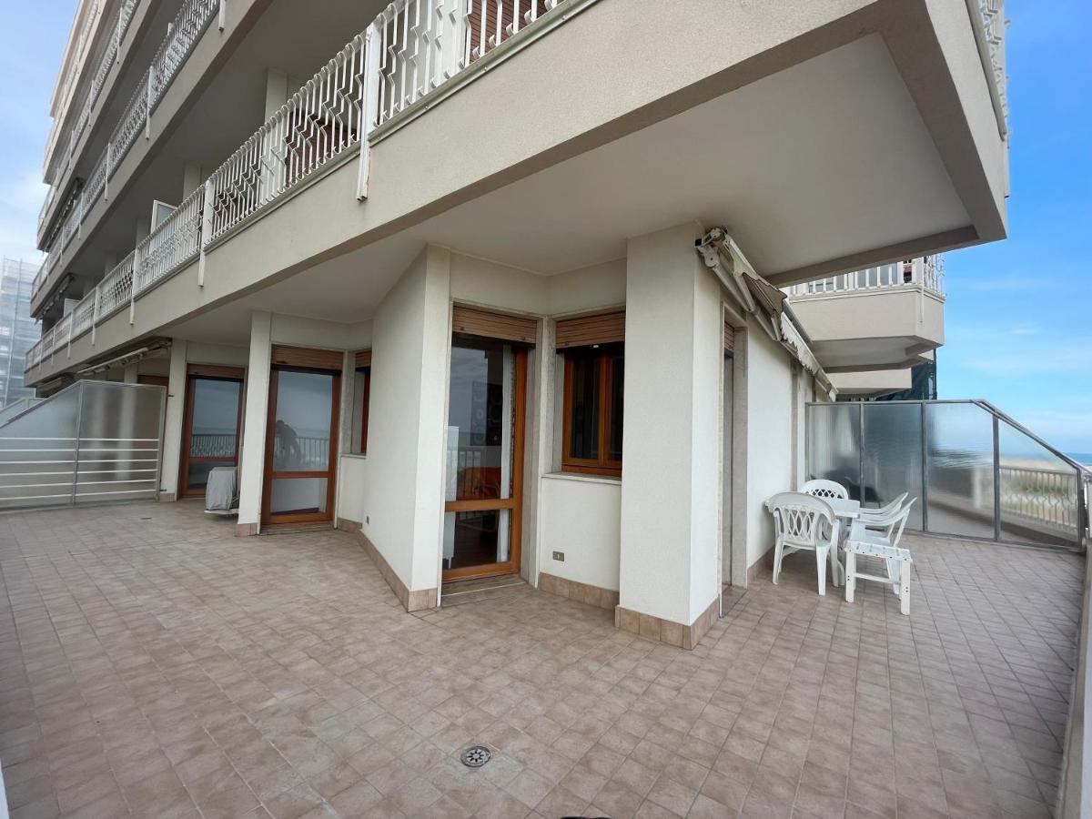 Fronte Mare-Residence Union 9 Lido di Jesolo Exterior foto