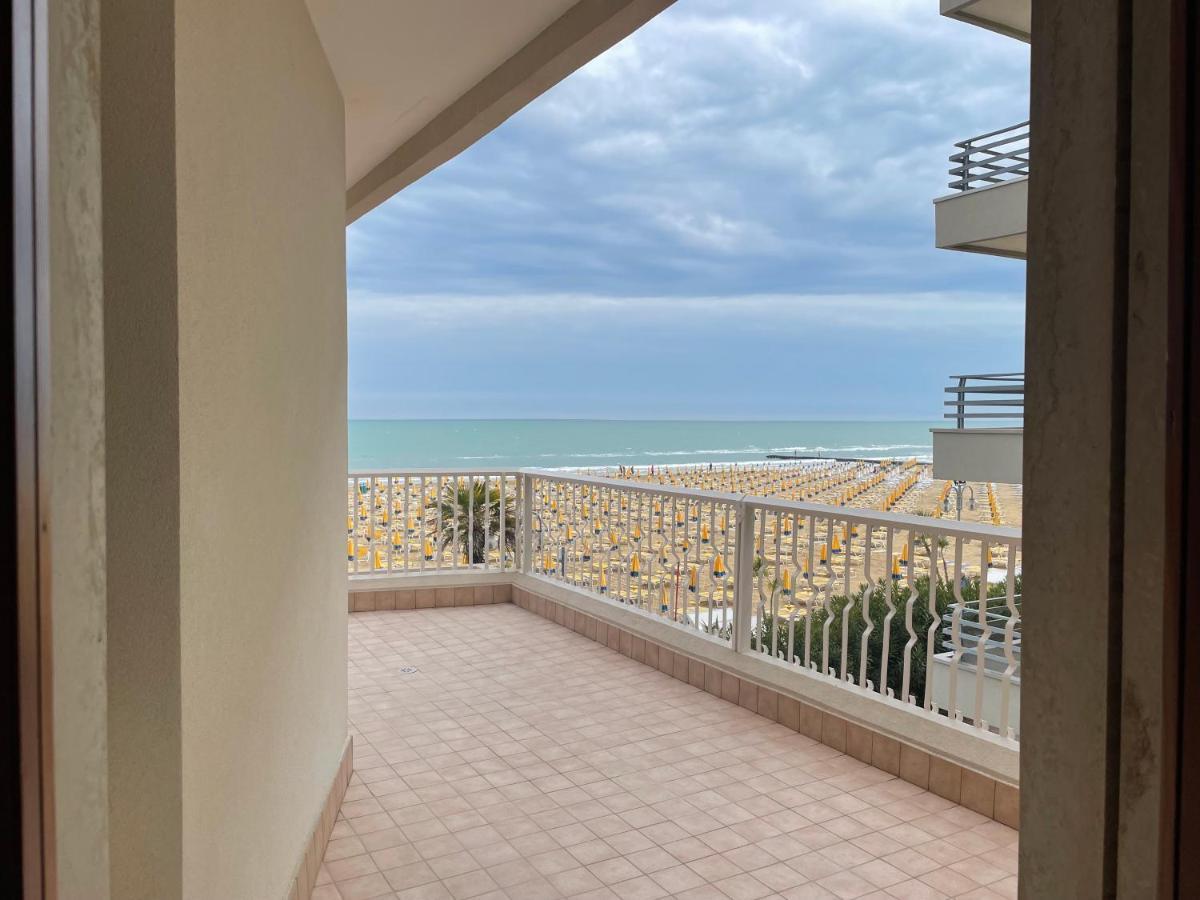 Fronte Mare-Residence Union 9 Lido di Jesolo Exterior foto