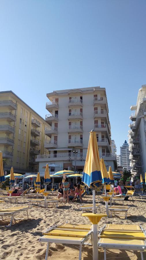 Fronte Mare-Residence Union 9 Lido di Jesolo Exterior foto